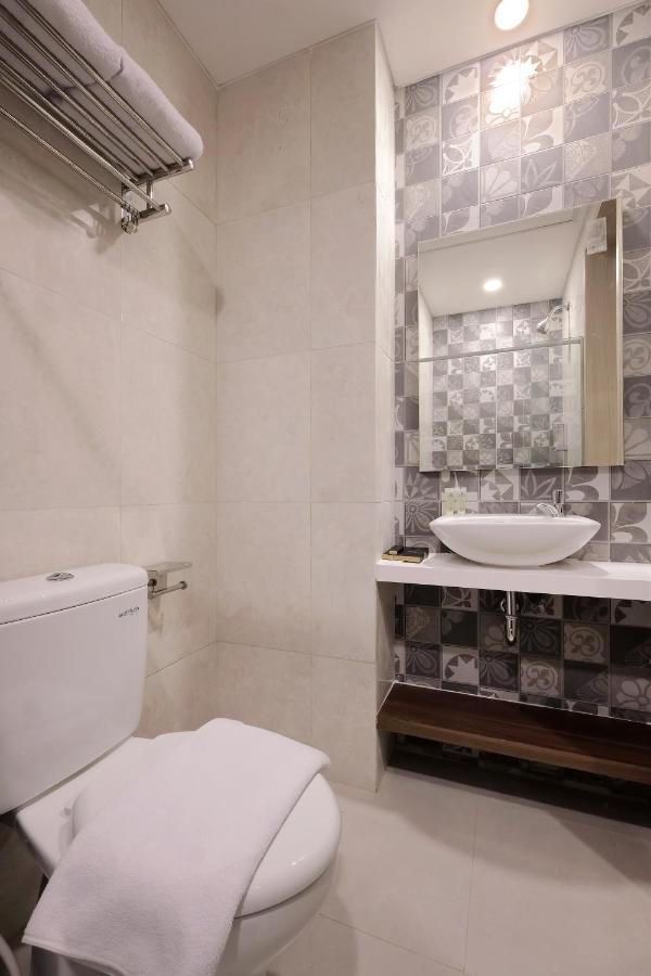Azana Style Hotel Bandara Jakarta タンゲラン エクステリア 写真
