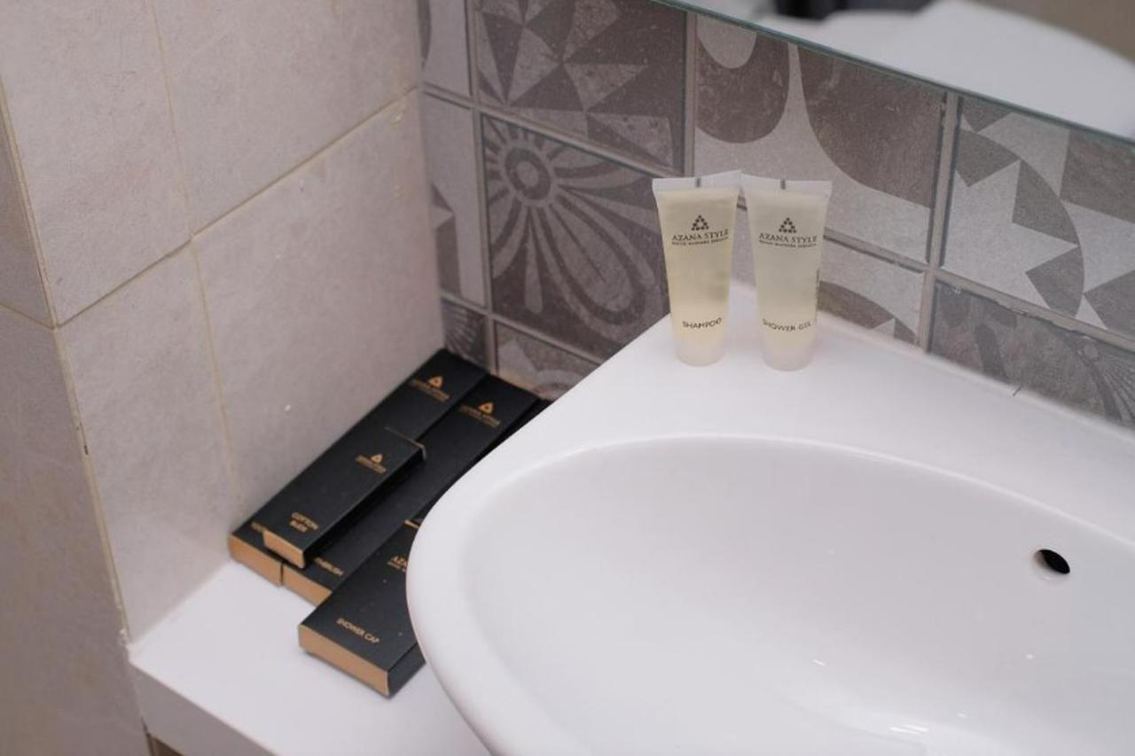 Azana Style Hotel Bandara Jakarta タンゲラン エクステリア 写真